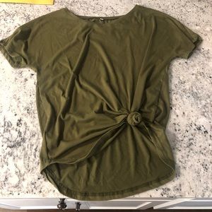 plain green t-shirt